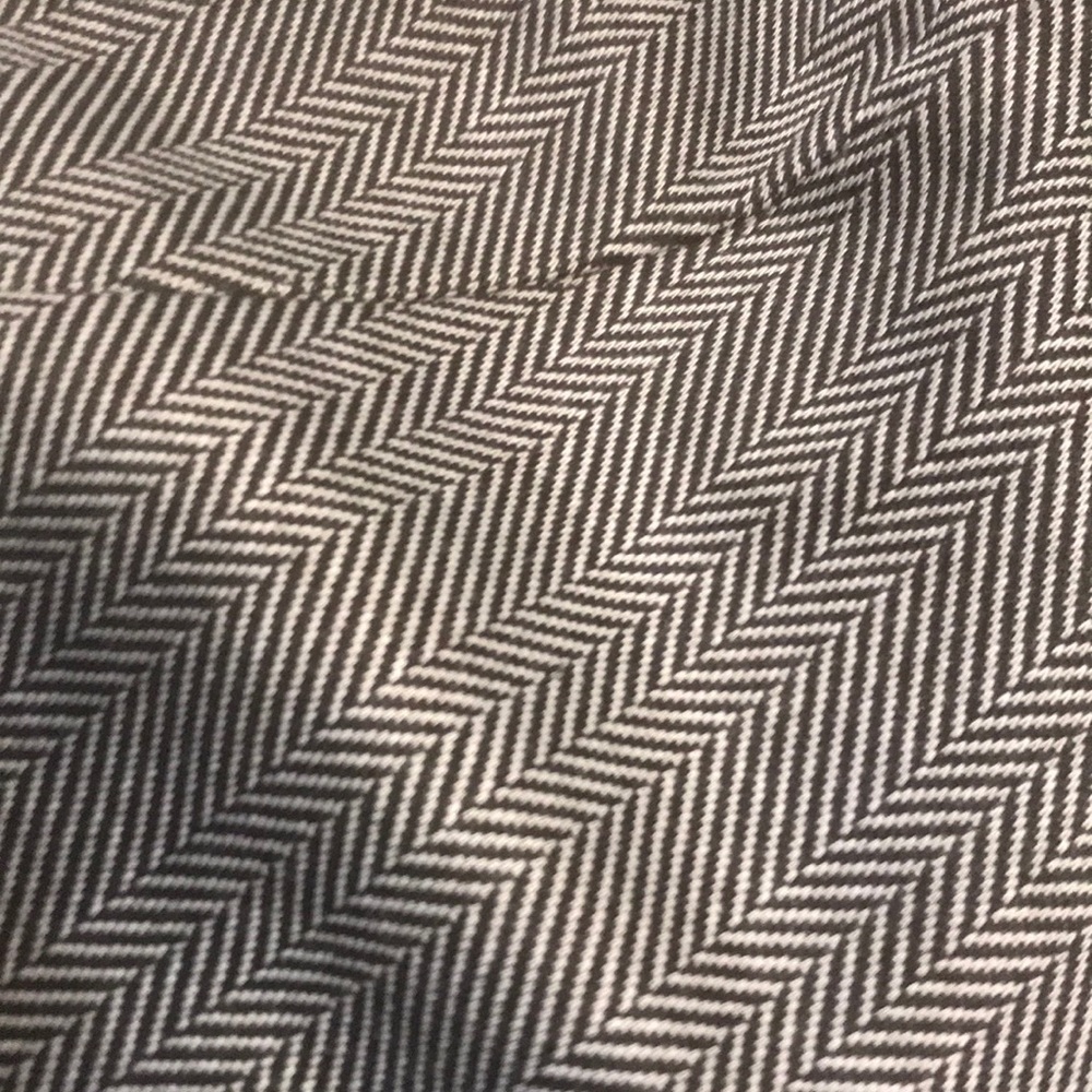 Must Go! 👋🏽 Black and White patterned dress 😊 - Picture 2 of 8